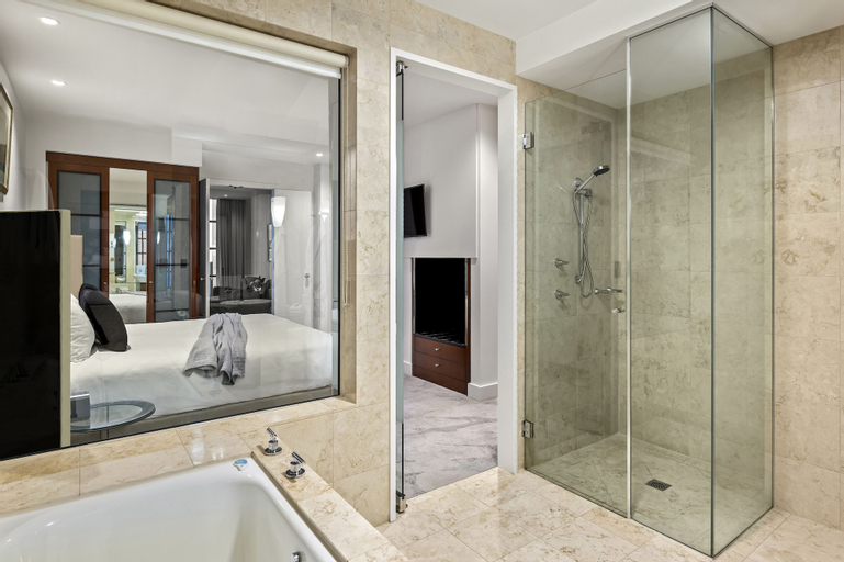 Bathroom 26