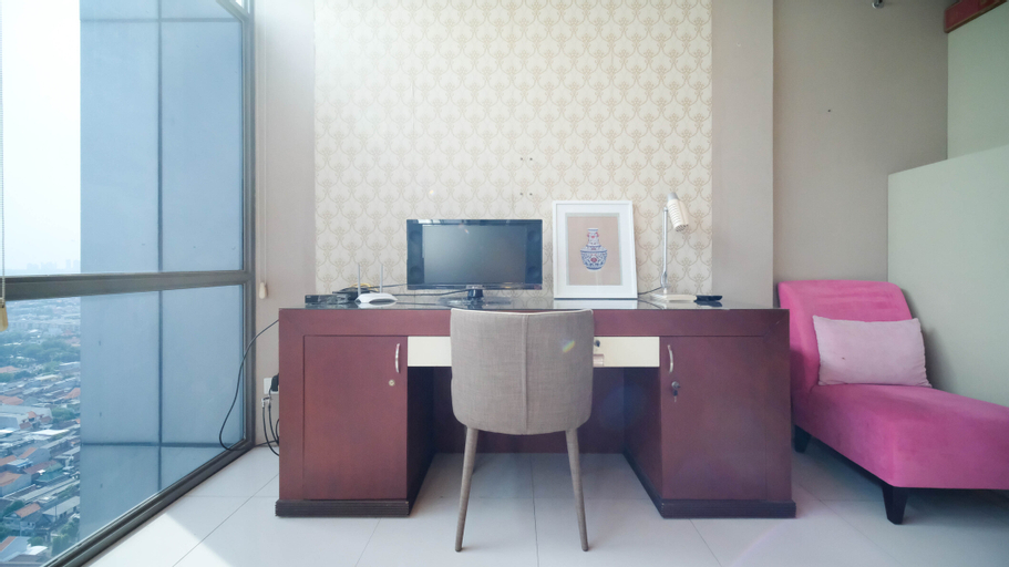 Bedroom 2, Spacious and Comfy 1BR Apartment Connected to Mall at Aryaduta Residence By Travelio, Surabaya