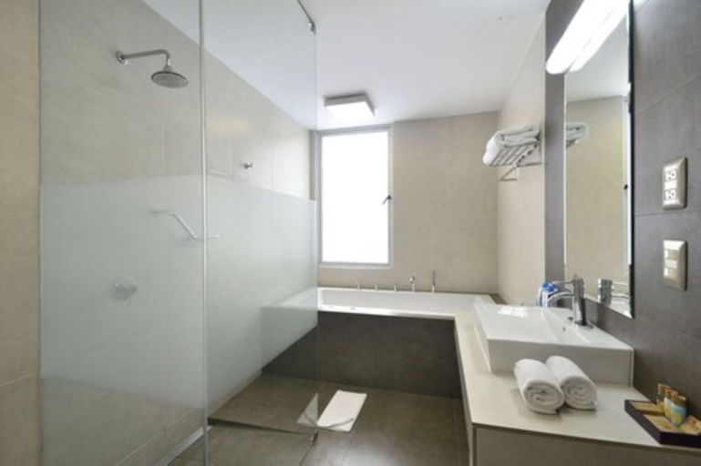 Bathroom 4, Aku Hotels, Lima