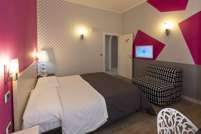 Bedroom 3, H Rooms Boutique Hotel, Napoli