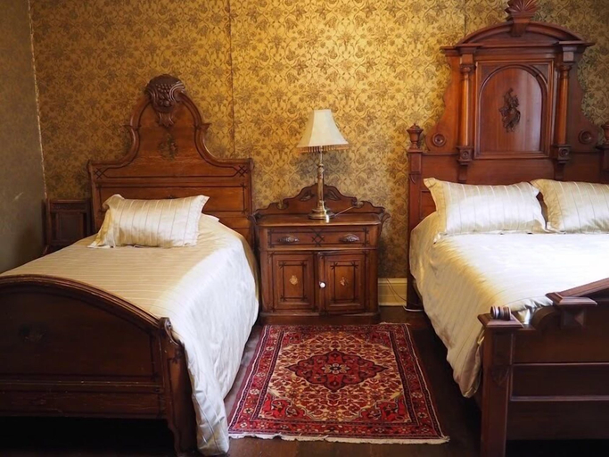 Bedroom 2, Chrysler House, Lake Ontario