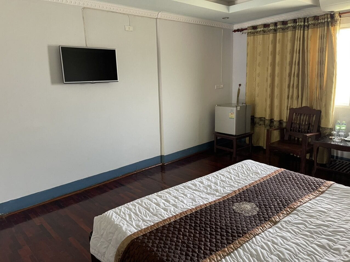 Bedroom 2, Mekong Hotel, Thakhek