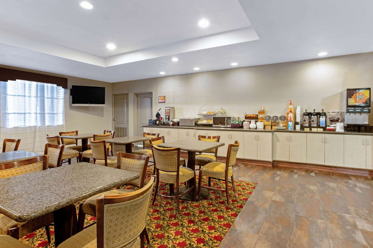 Food & Drinks 5, La Quinta Inn & Suites by Wyndham Cleburne, Johnson