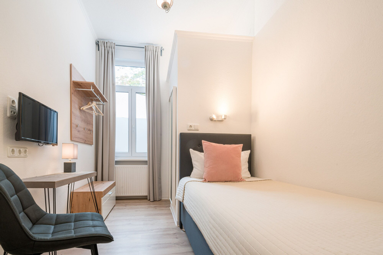 Bedroom 6