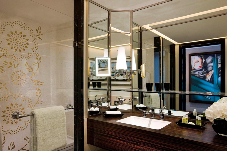 Bathroom 4, Prince de Galles, a Luxury Collection Hotel, Paris, Paris