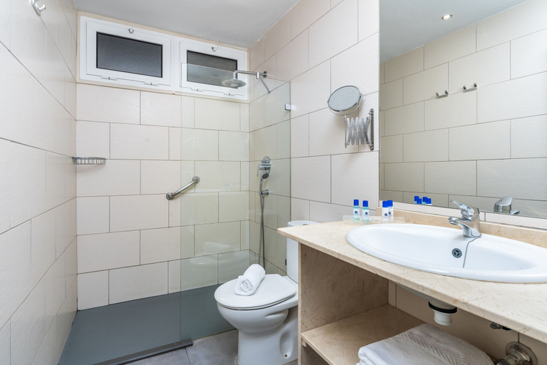 Bathroom 4, Apartamentos Colón Playa, Las Palmas