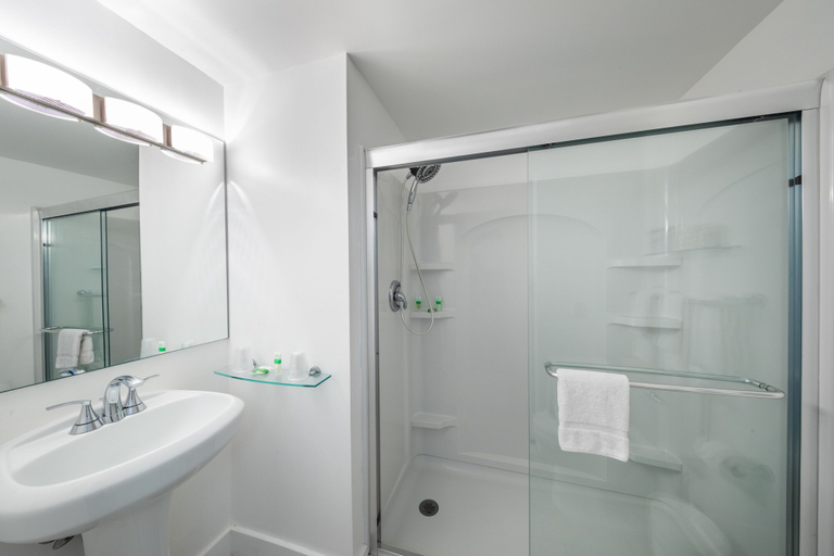 Bathroom 4, President Hotel, Miami-Dade