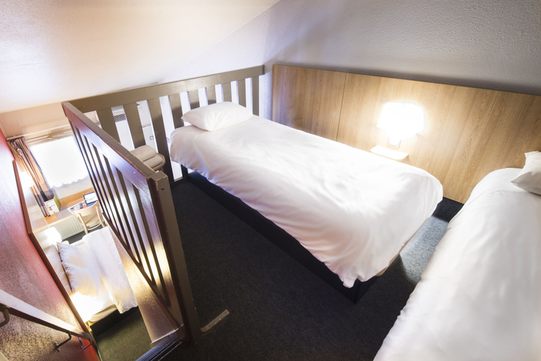 Bedroom 2, Kyriad Direct Poitiers - Gare du Futuroscope, Vienne