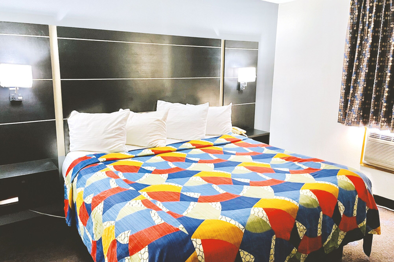 Bedroom 4, Coratel Inn & Suites By Jasper Northfield, Rice