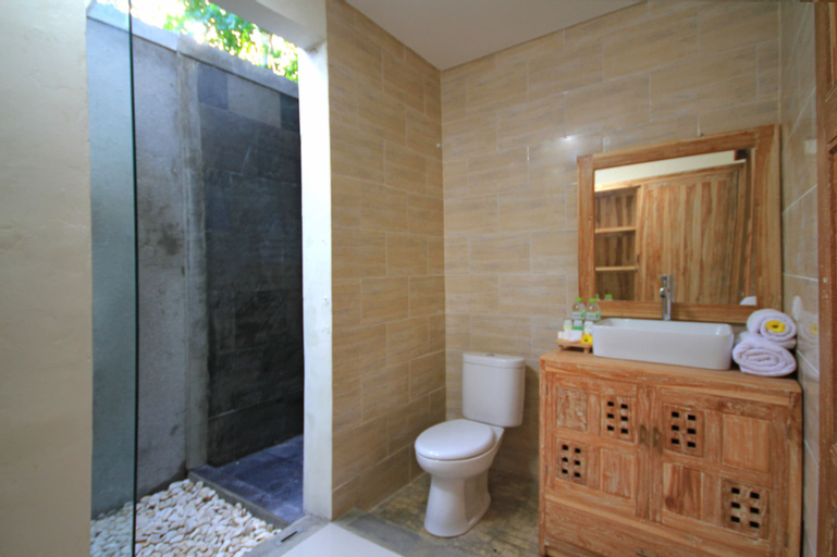 Bathroom 4