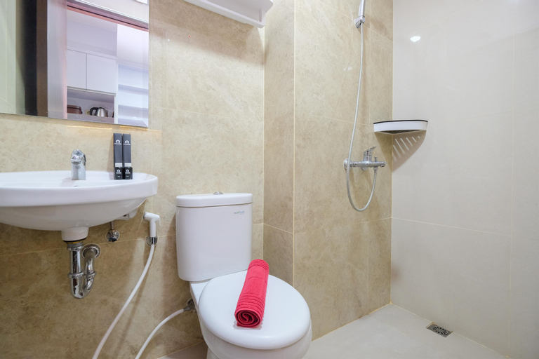 Bedroom 4, Strategic and Simple Studio Apartment at Transpark Cibubur with Pool View By Travelio, Depok