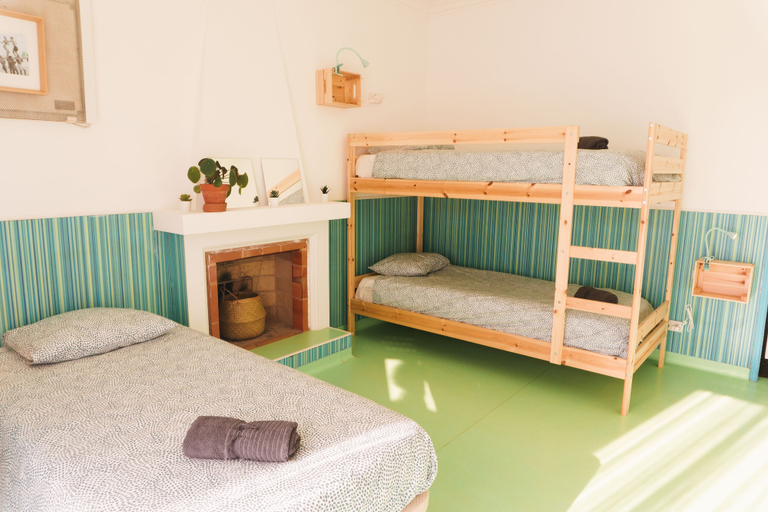 Bedroom 2, Hospedium República Surf House Hostel, Mafra