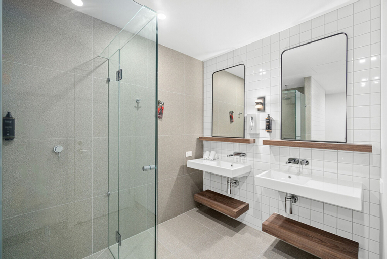 Bathroom 4