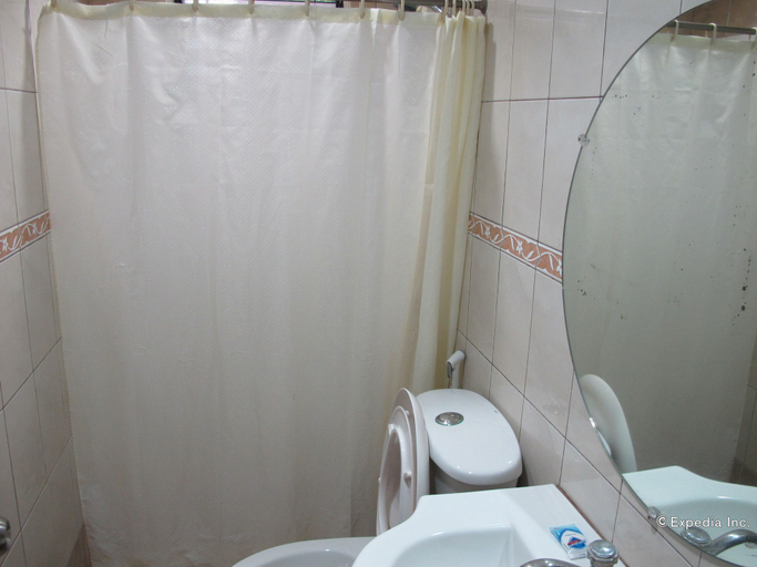 Bathroom 4, Sabina Suites, Mandaue City