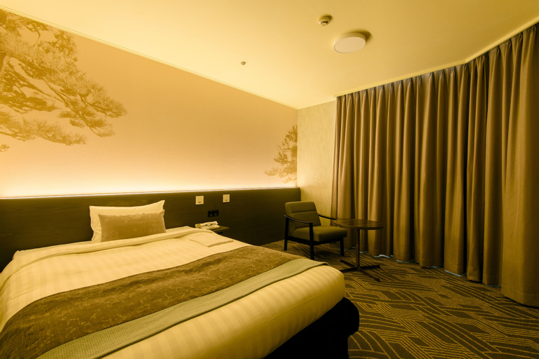 Bedroom 13