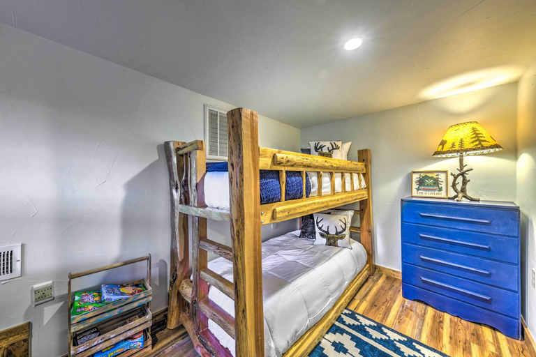 Others 4, Bluebird Pines Cabin With Gas Fire Pit & View!, Lincoln