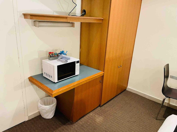 Others 5, ensuite studio city apt 438, Adelaide