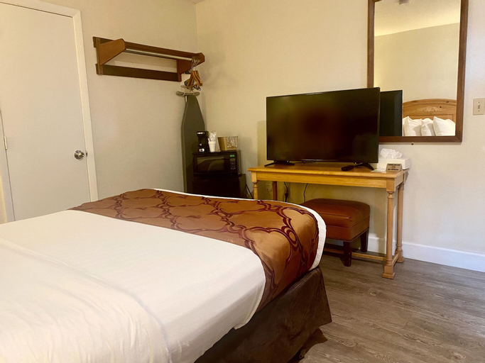 Bedroom 8