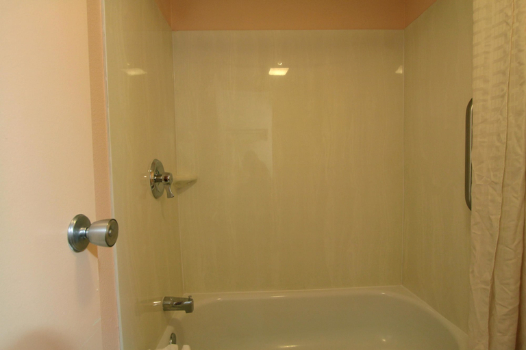Bathroom 4, Days Inn by Wyndham Independence, Kansas City