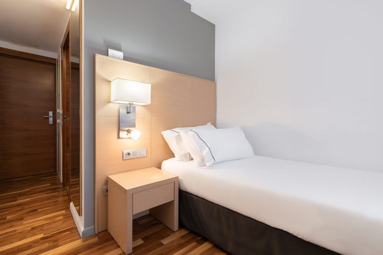 Bedroom 2, Eurostars Marques de Vallejo, La Rioja