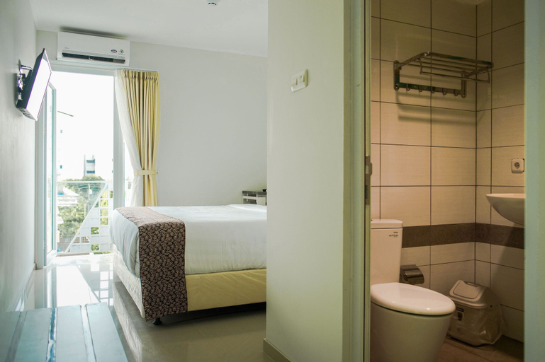 Bathroom 9