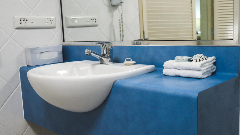 Bathroom 23