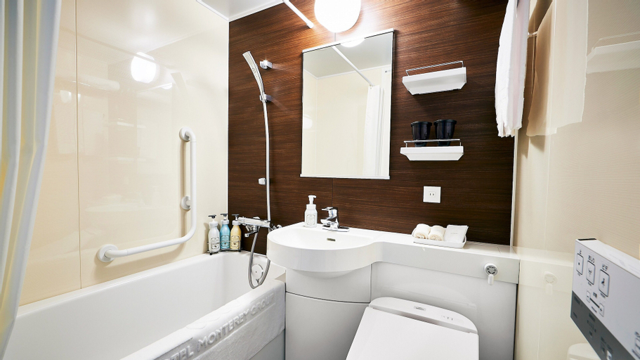 Bathroom 9