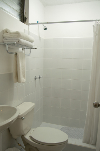 Bathroom, Inari Hostel, ZONA 13