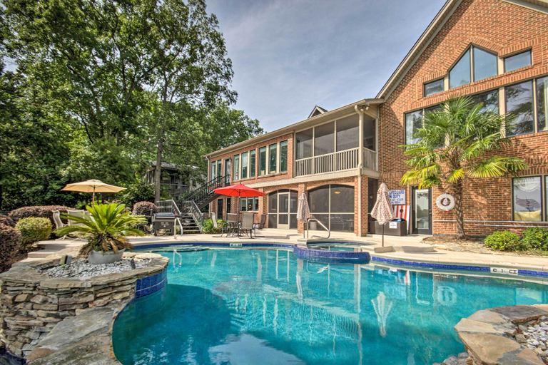 Sport & Beauty 1, Luxe Lakefront Apartment w/ Shared Pool & Dock!, Lexington