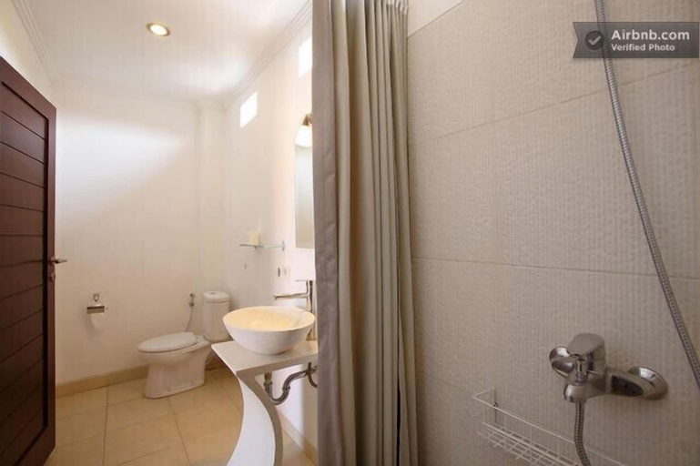 Bathroom 8
