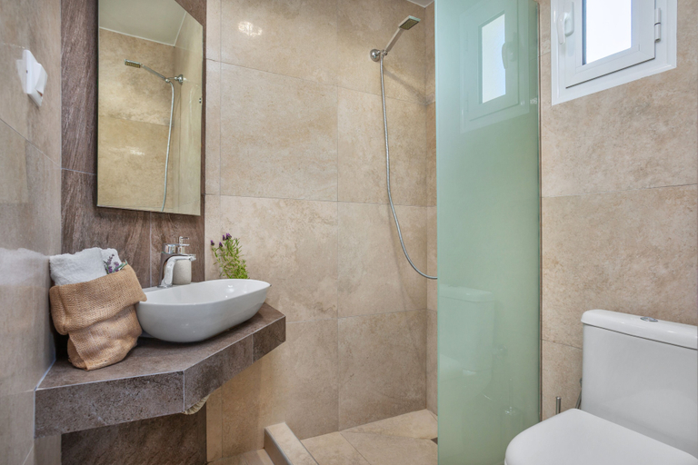 Bathroom 5, Armyra Studios, Central Macedonia
