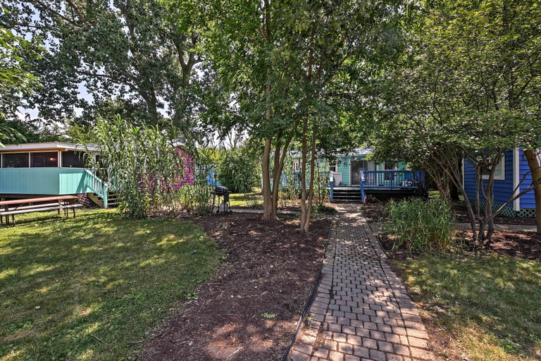 Others 4, Cozy Middle Bass Cabin w/ Grill & Lagoon Access!, Ottawa
