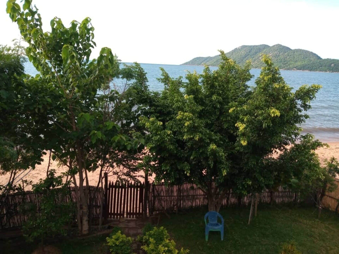 Others 5, Impeccable 3-bed Cottage in Cape Maclear, Monkey Bay Urban