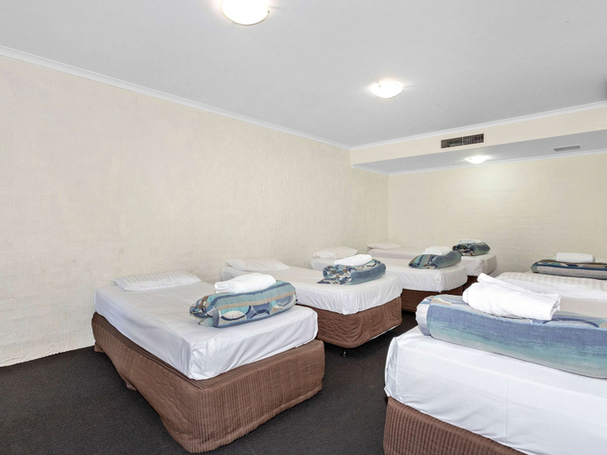Bedroom 25