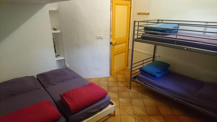 Bedroom 3, Gite Saint Roch, Aude