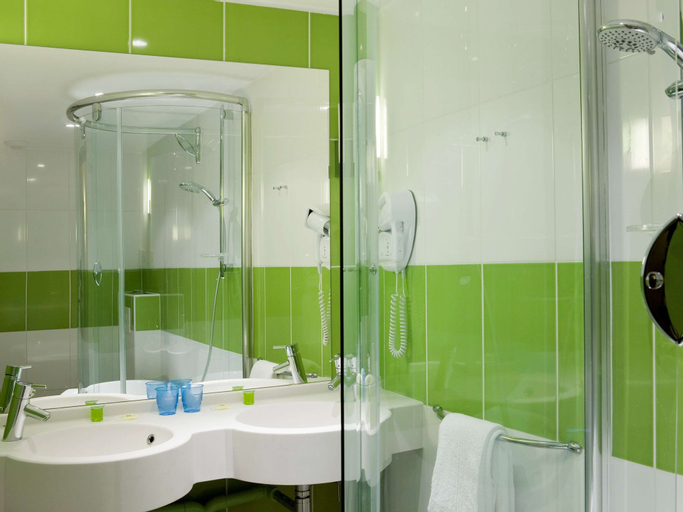 Bathroom 4