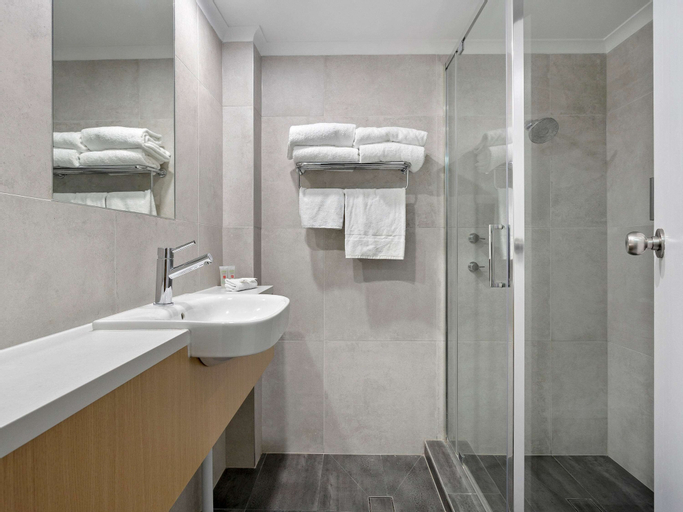 Bathroom 8
