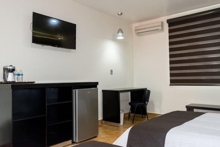 Bedroom 3, Hotel 5 Inn Plus, León