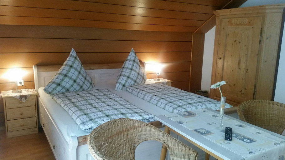 Bedroom 3, Hotel-Pension Haus Hubertus, Amberg-Sulzbach