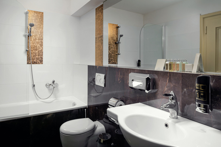 Bathroom 4, The Charles, Praha 1