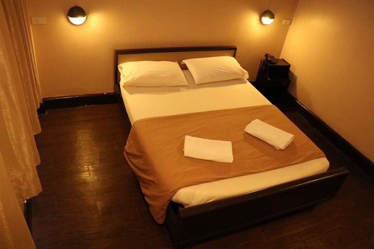 Bedroom 4, Suksawad Hotel, Phra Nakhon