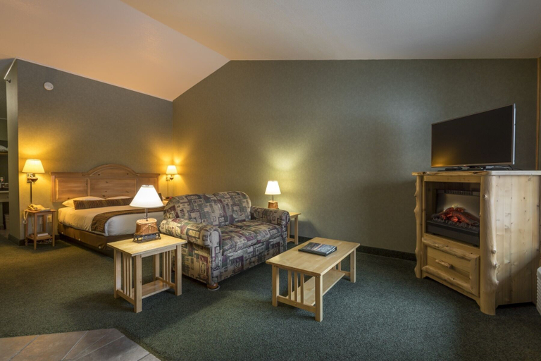 Bedroom 3, Crooked River Lodge, Emmet