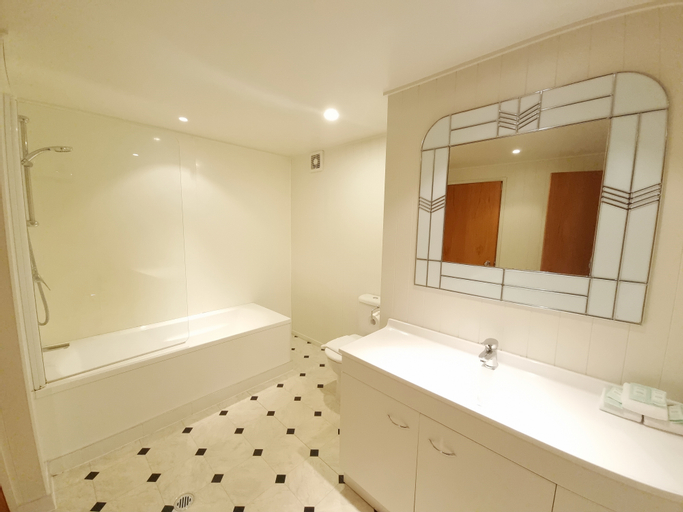 Bathroom 11