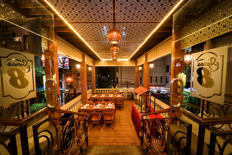 Food & Drinks 2, Super 8 by Wyndham Solo, Solo