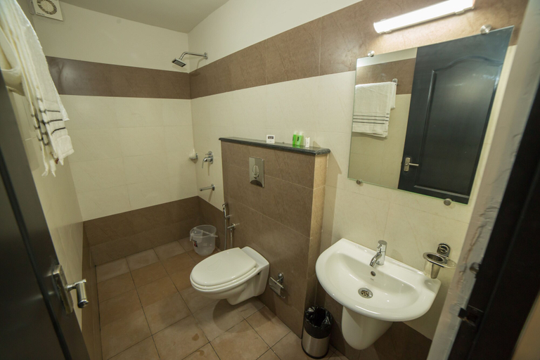 Bathroom 5, South Gate Residency, Ernakulam