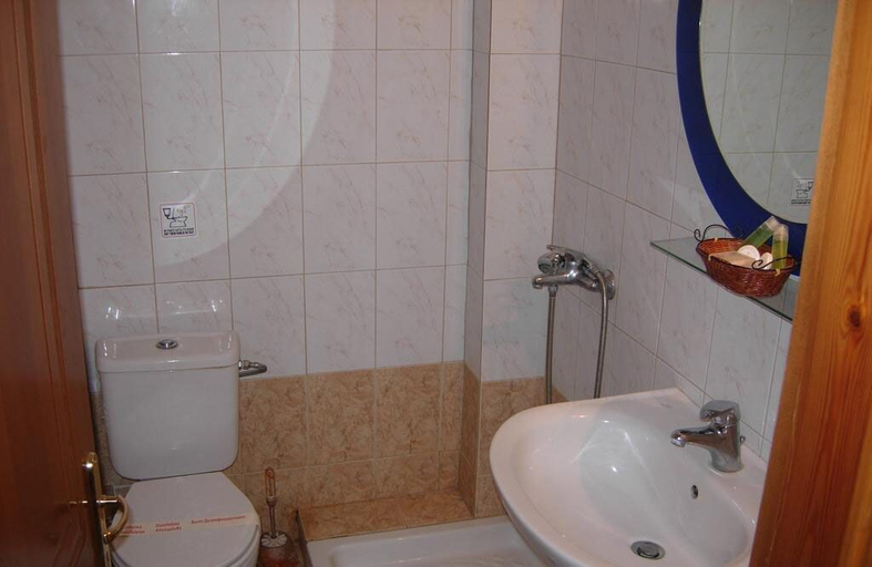 Bathroom 3, Hotel La Strada, East Macedonia and Thrace