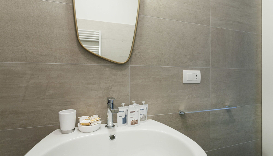 Bathroom 5, Italianway Easy - Poma 61 R1, Milano