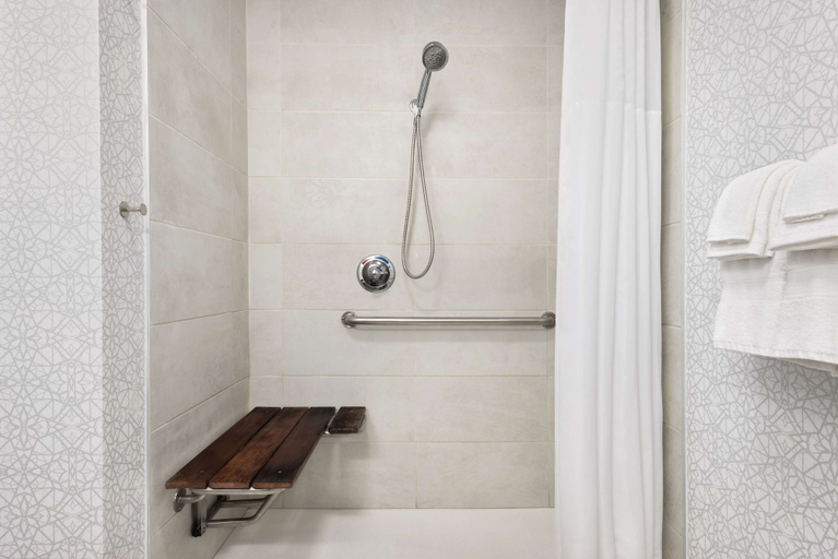 Bathroom 4, Hampton Inn & Suites Ft. Wayne-North, Allen