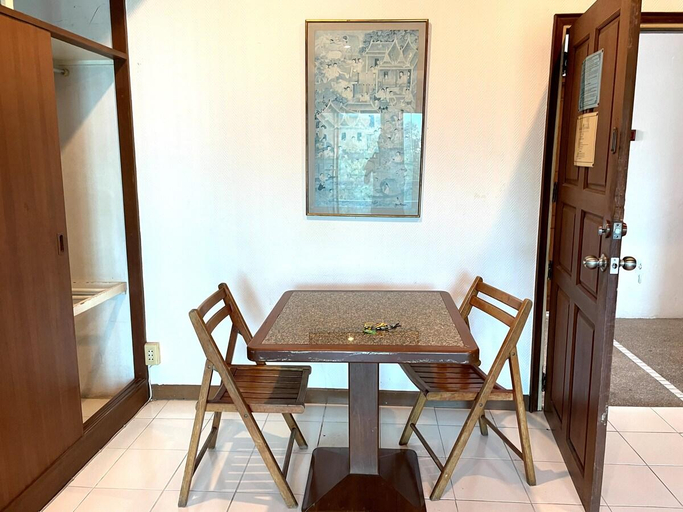 Others 4, Pattaya Beach Road Apartments, Pattaya