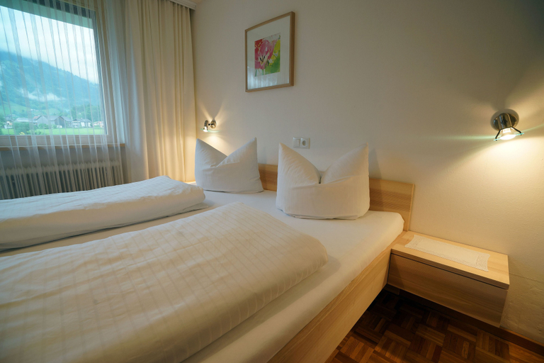 Bedroom 3, Gästehaus Meusburger, Bregenz